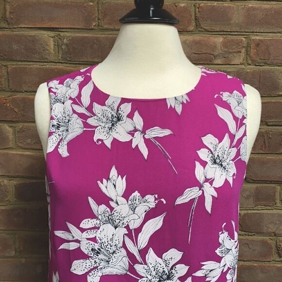 Rose + Olive Magenta Floral Sleeveless Blouse - Picture 3 of 7
